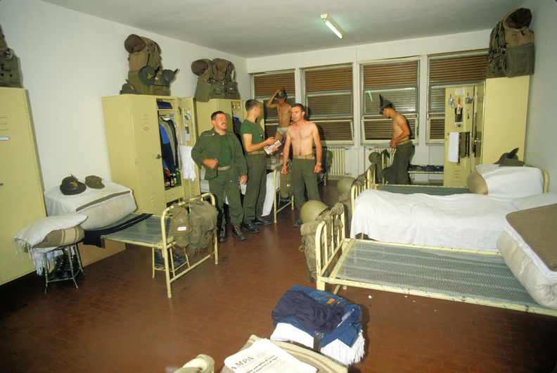 1979-07-19_01_Caserma-Battisti_camerata-12.jpg