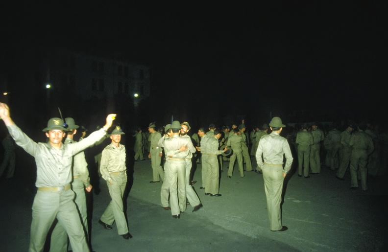 1979-09-24_41_Caserma-Battisti_silenzio.jpg